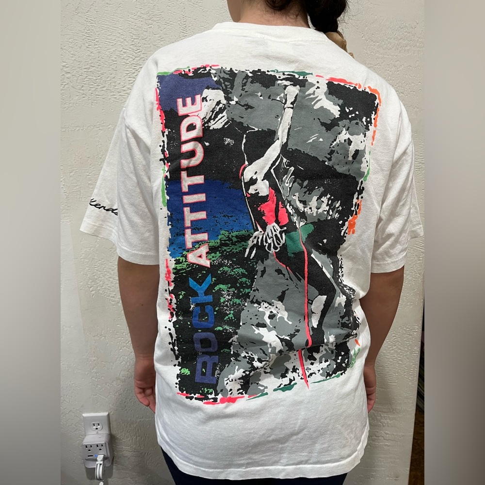 Weekends Beach Wear Men’s Large White Tee Shirt “Rock Attitude” Neon Color Print